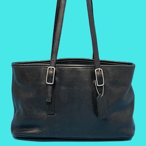 **SOLD** VINTAGE COACH Handbag Black Smooth Leather 9813 Logo Interior *EUC*